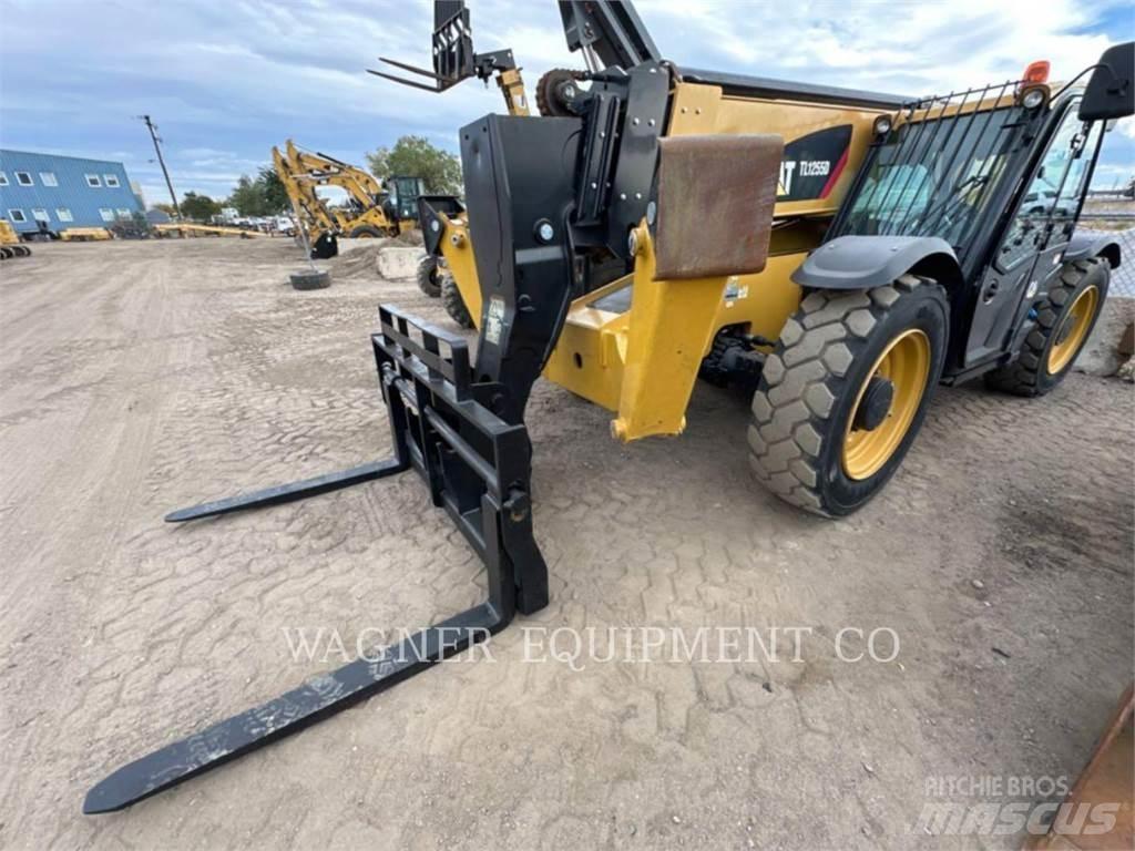CAT TL1255D Chariot télescopique