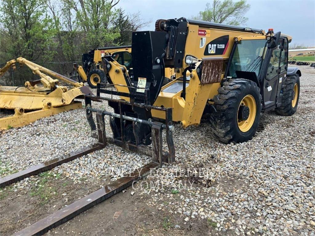 CAT TL1255DC Chariot télescopique