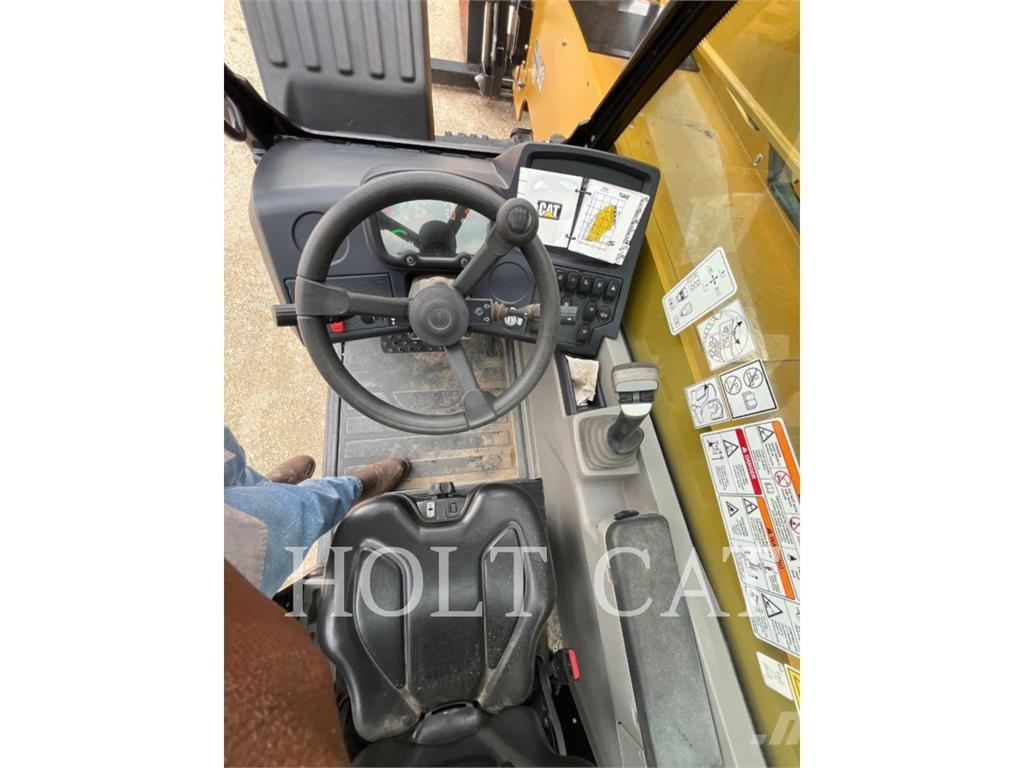 CAT TL642 Chariot télescopique