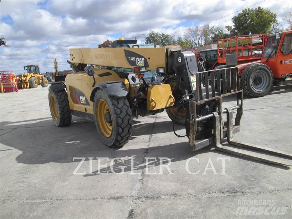 CAT TL642C Chariot télescopique