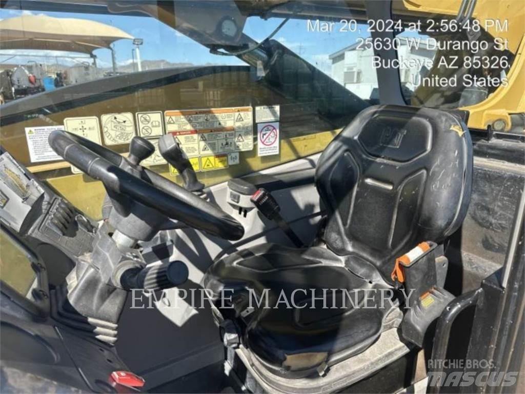 CAT TL642D Chariot télescopique