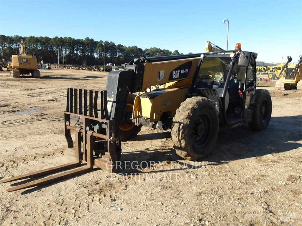 CAT TL642D Chariot télescopique