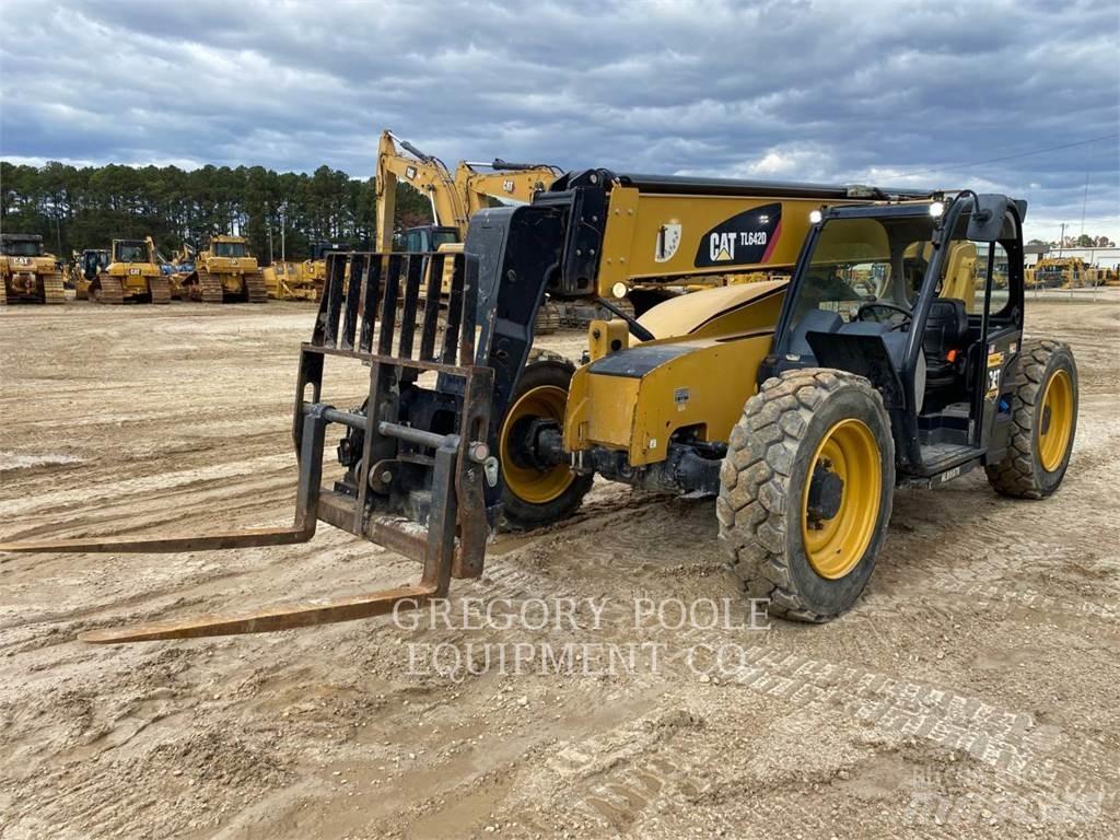CAT TL642D Chariot télescopique