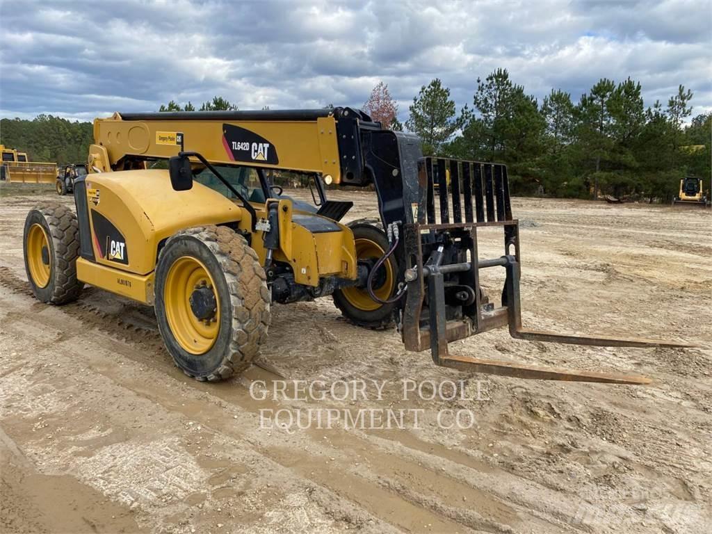 CAT TL642D Chariot télescopique