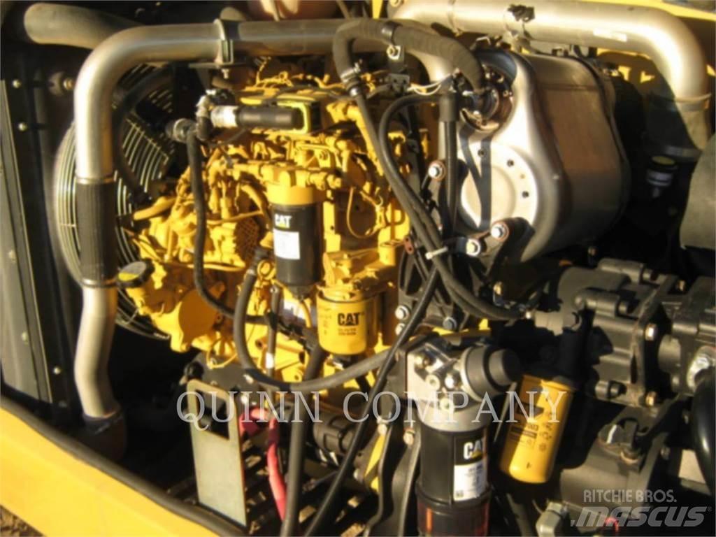 CAT TL642D Chariot télescopique