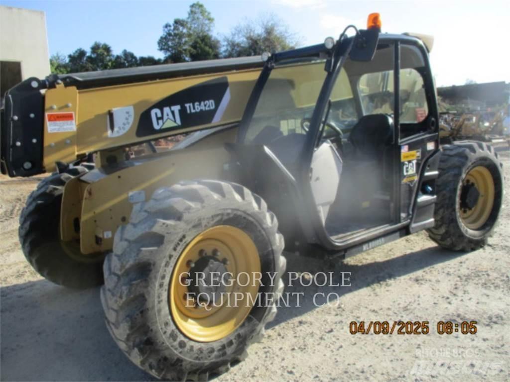 CAT TL642D Chariot télescopique