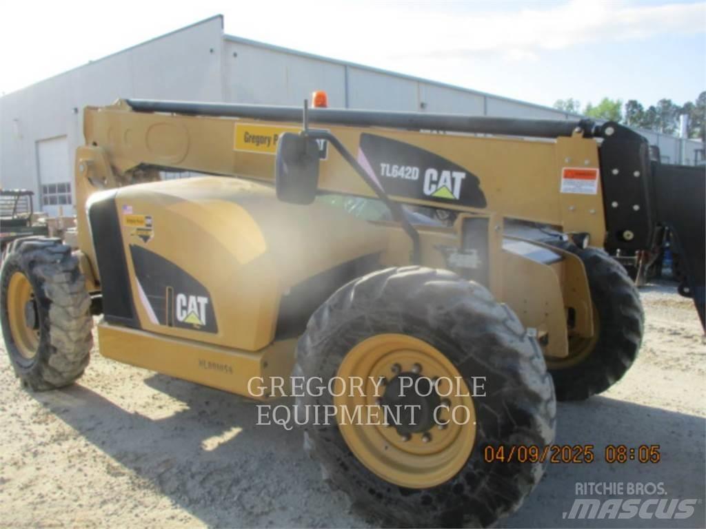 CAT TL642D Chariot télescopique
