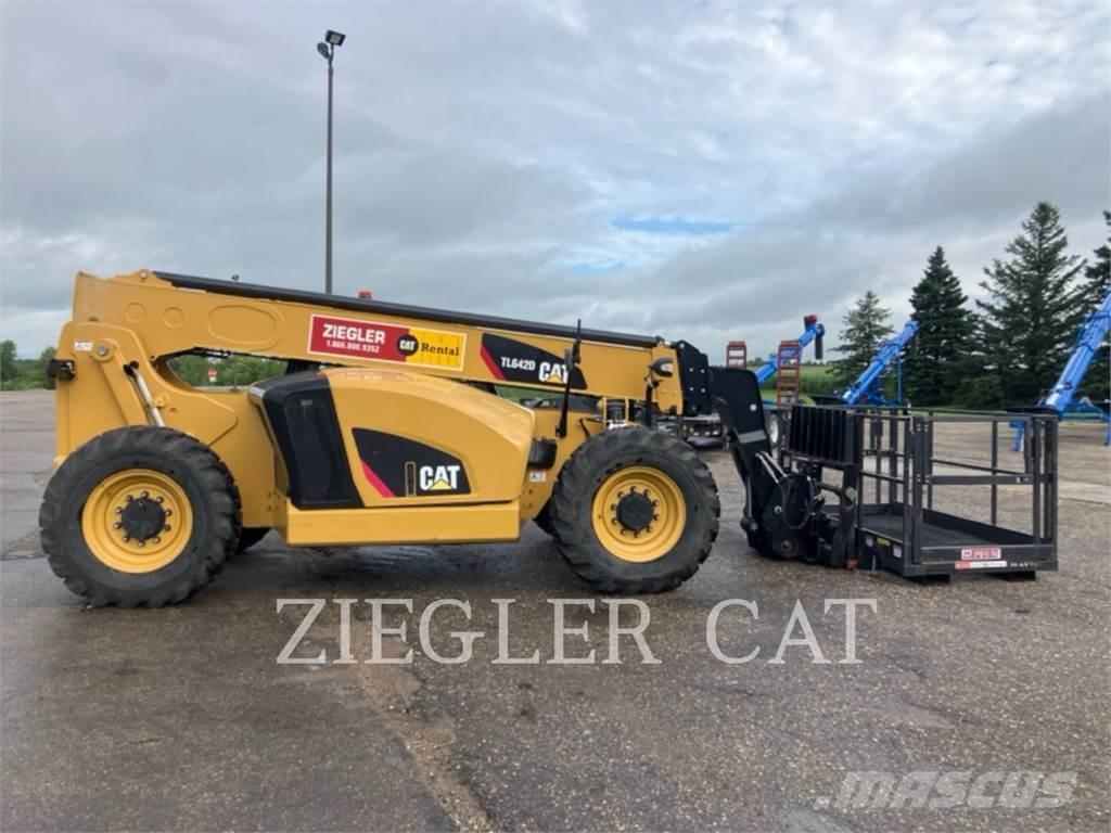 CAT TL642D Chariot télescopique