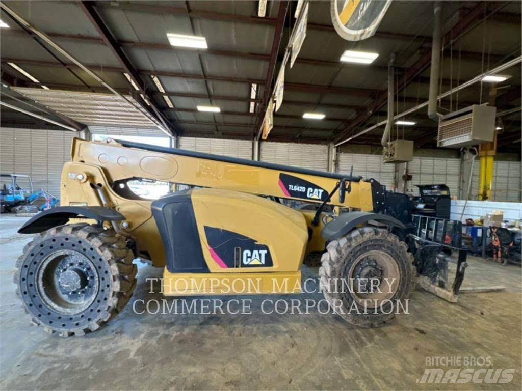 CAT TL642D Chariot télescopique