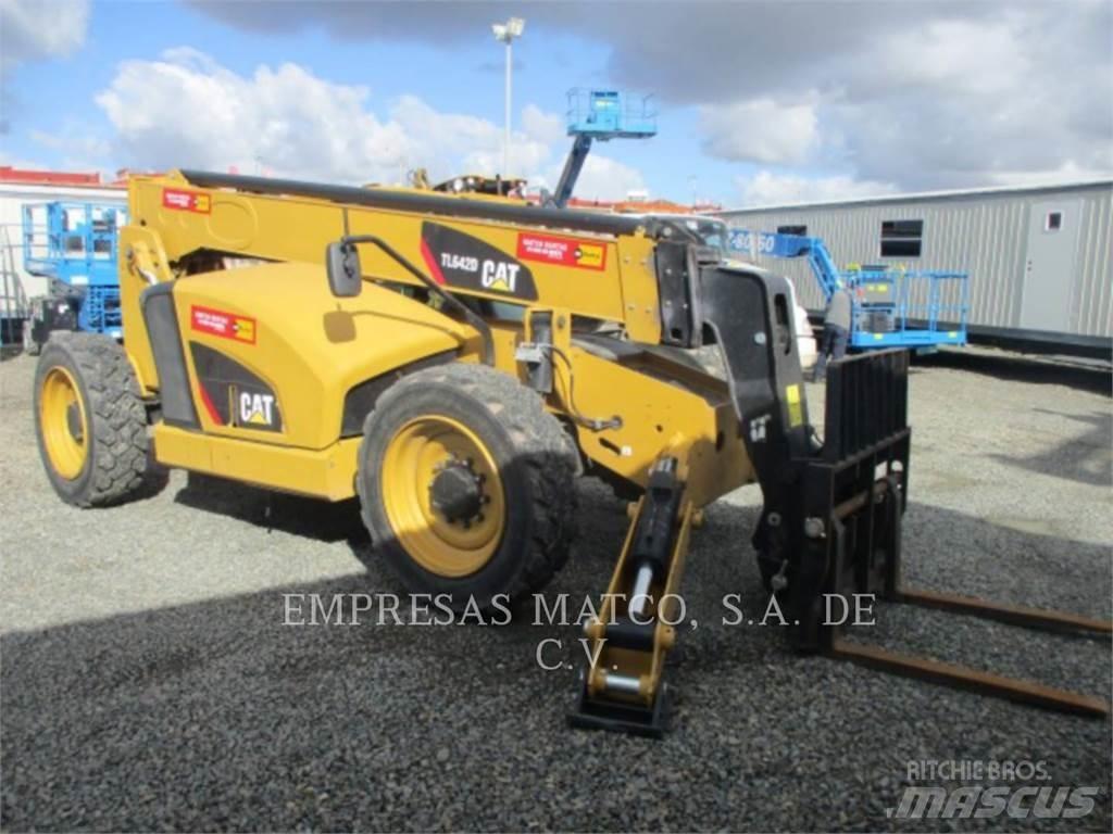 CAT TL642D Chariot télescopique