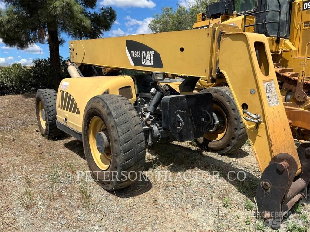 CAT TL943 Chariot télescopique