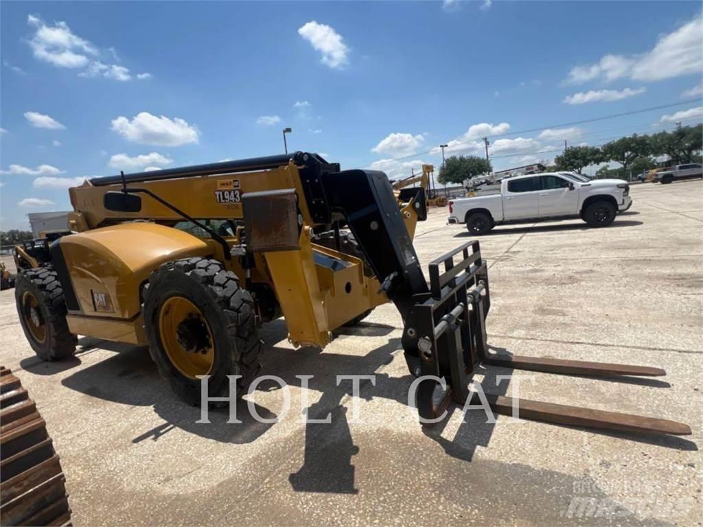 CAT TL943 Chargeuse sur pneus