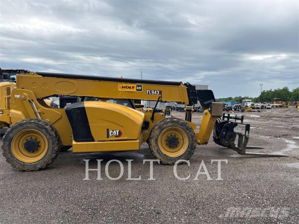 CAT TL943 Chariot télescopique