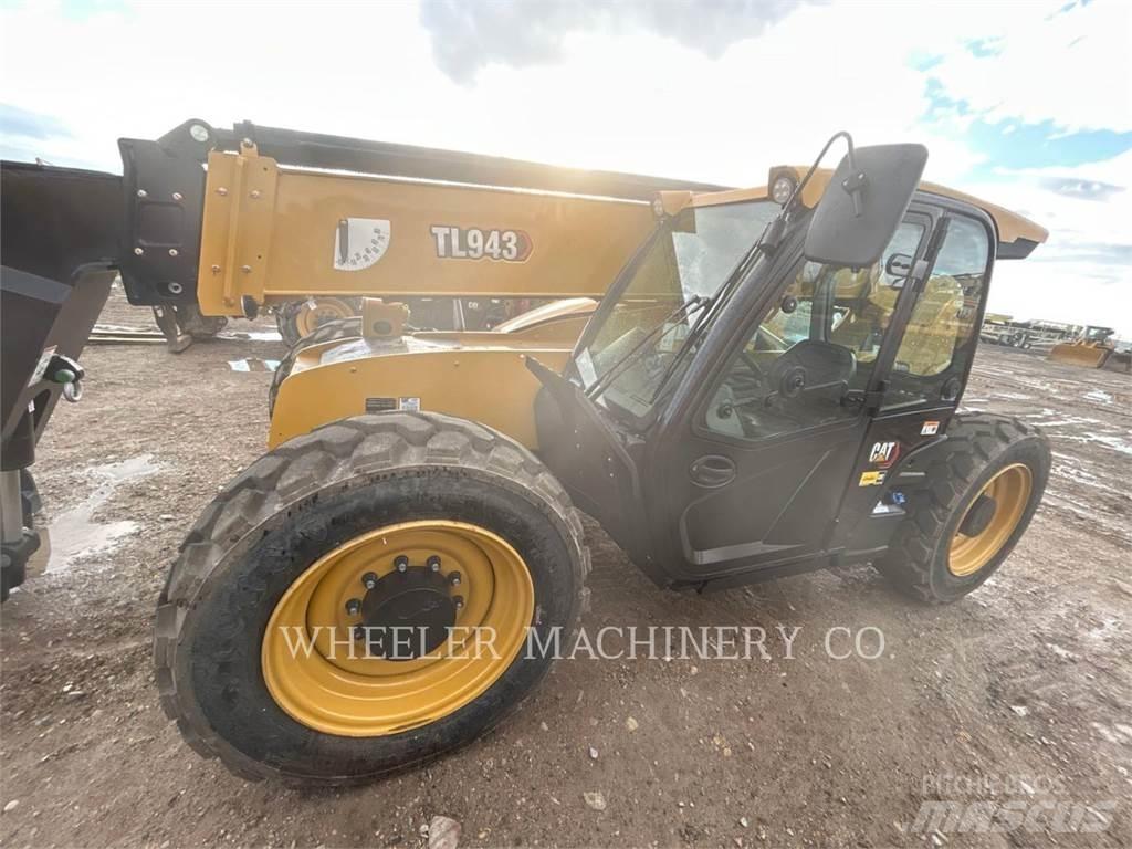 CAT TL943 CB Chariot télescopique