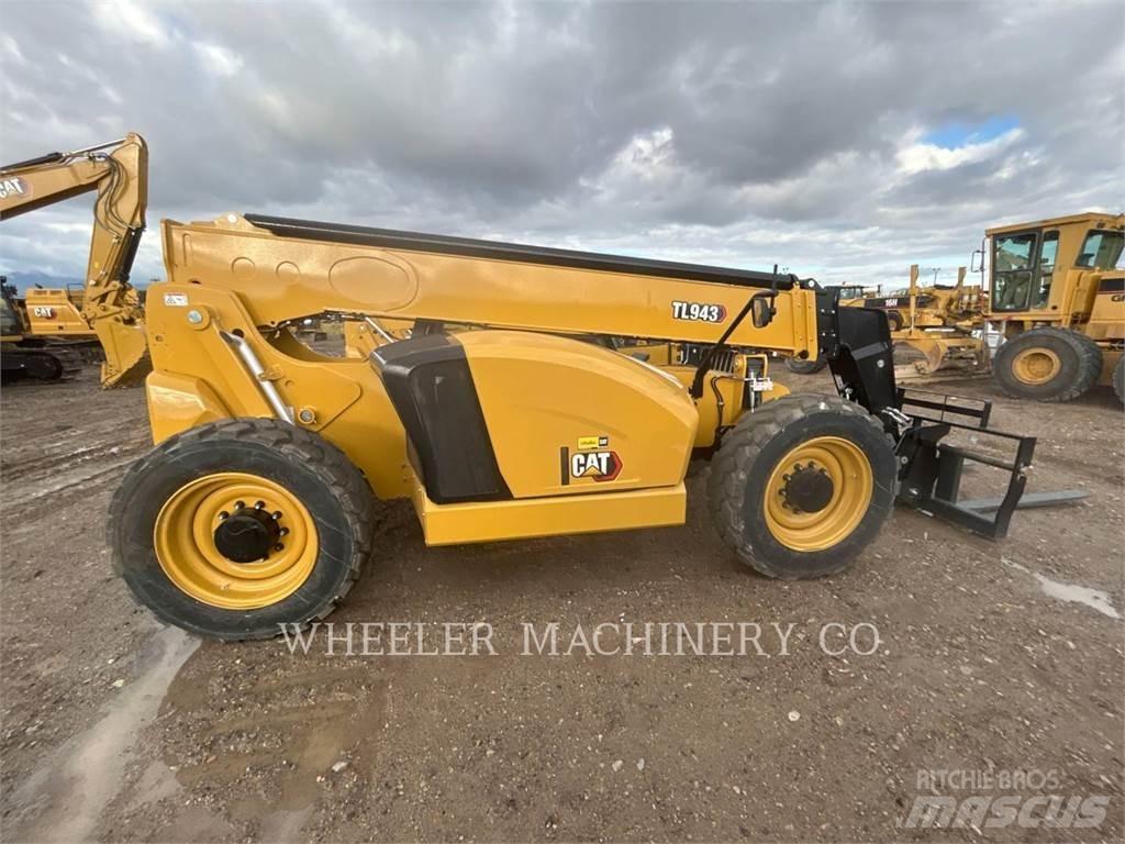 CAT TL943 CB Chariot télescopique