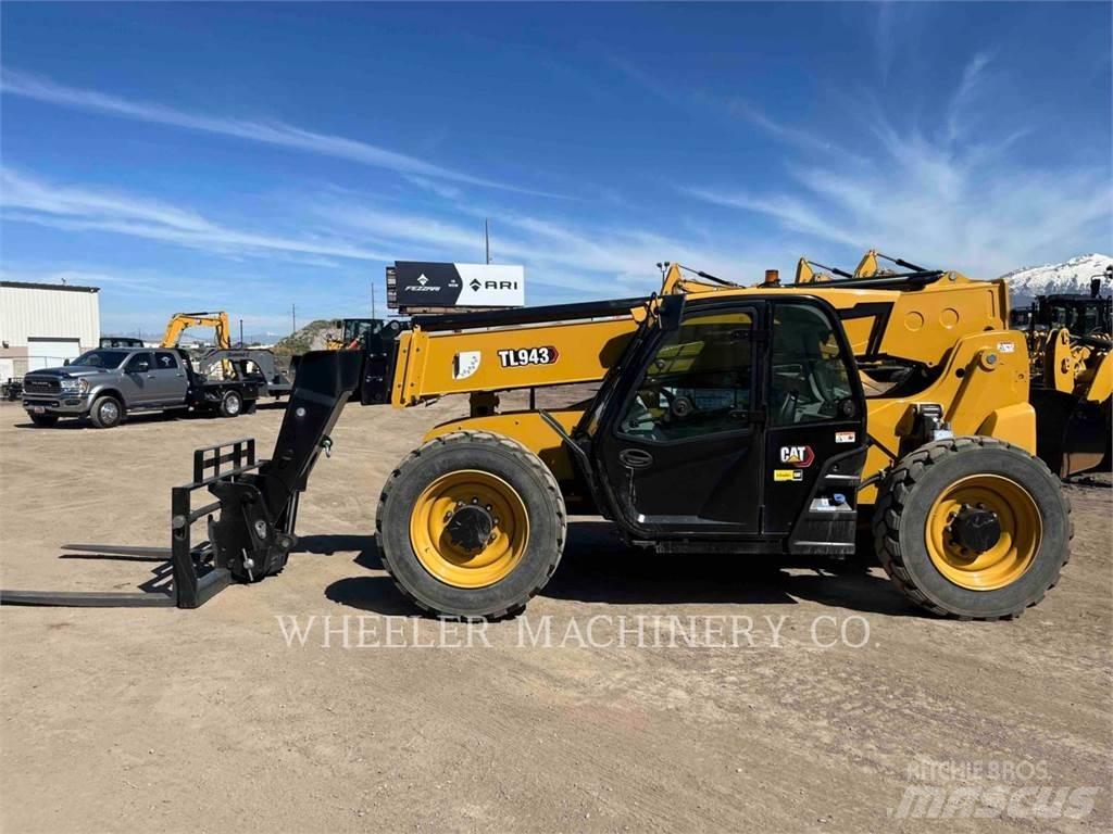 CAT TL943 CB Chariot télescopique