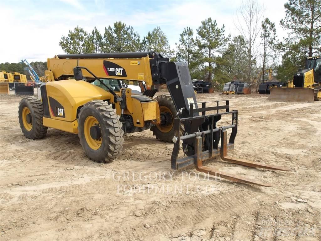 CAT TL943D Chariot télescopique