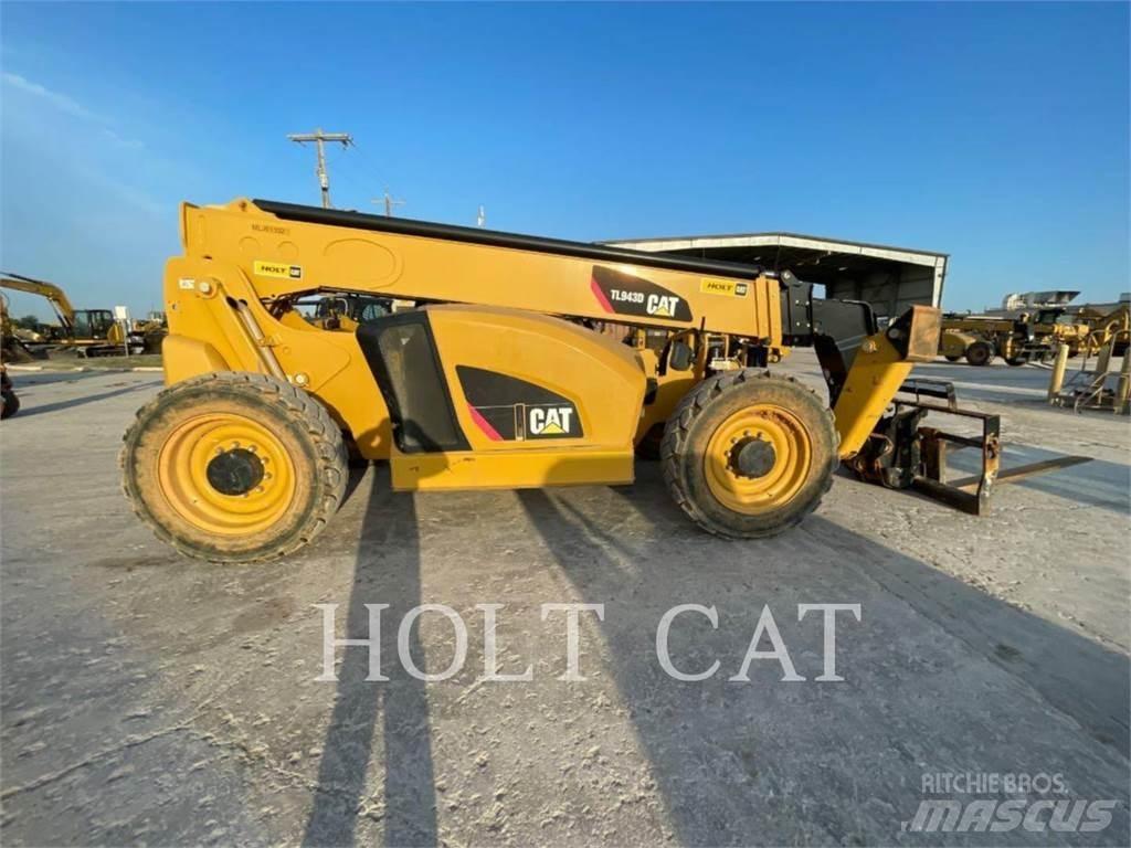 CAT TL943D Chariot télescopique