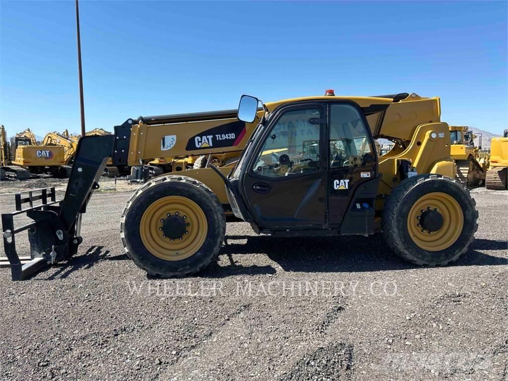 CAT TL943D CB Chariot télescopique