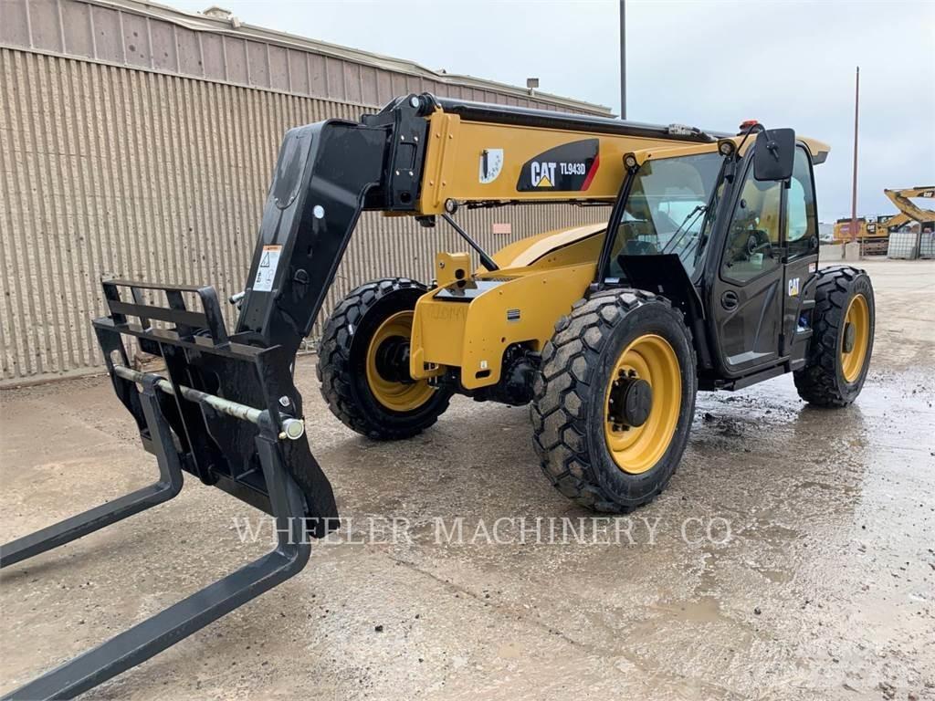 CAT TL943D CB Chariot télescopique