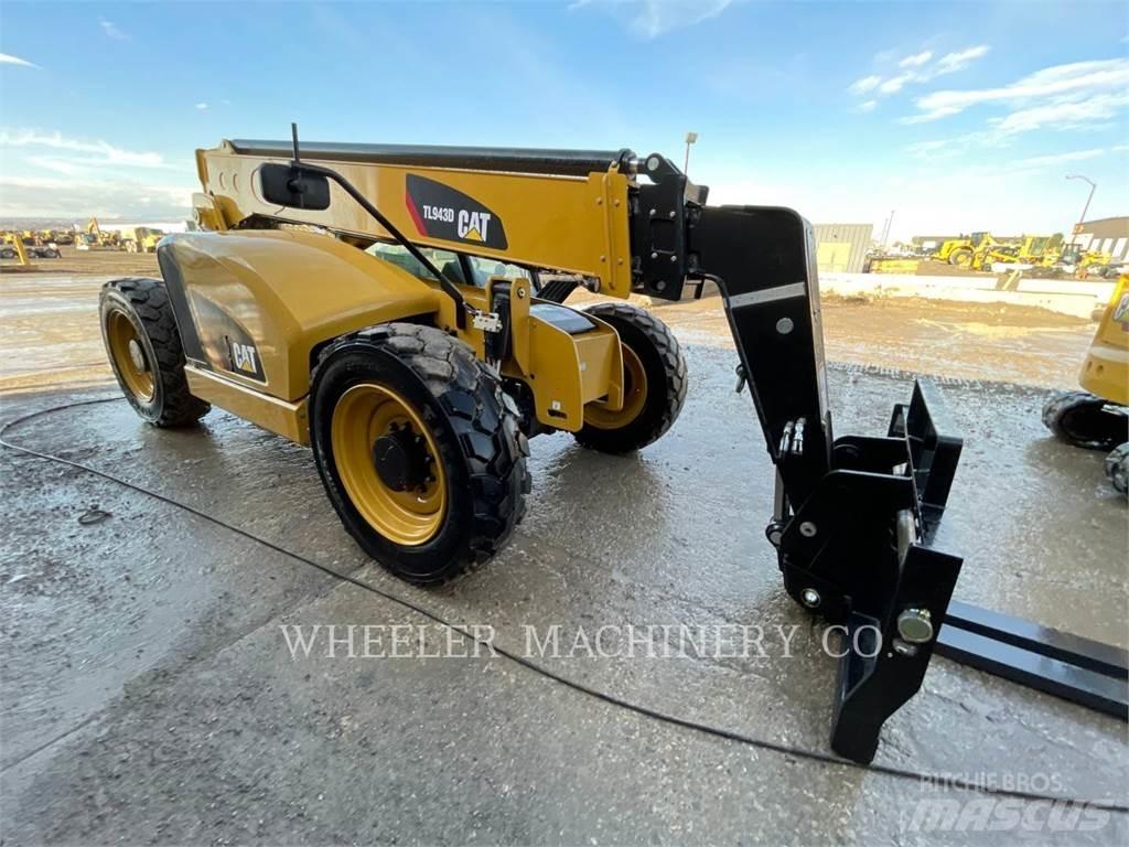 CAT TL943D CB Chariot télescopique