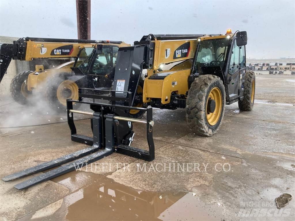 CAT TL943D CB Chariot télescopique