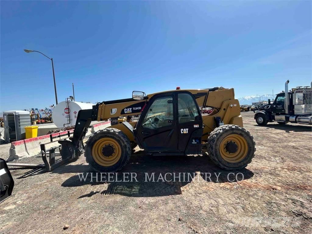 CAT TL943D CB Chariot télescopique