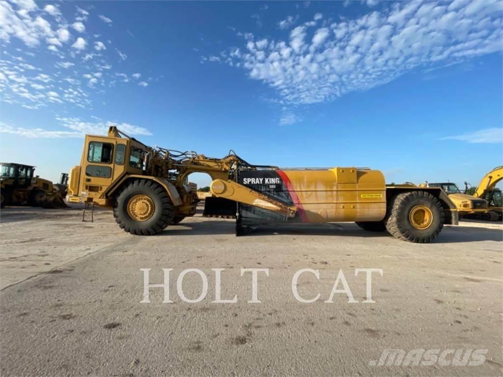 CAT W00 621G Scraper