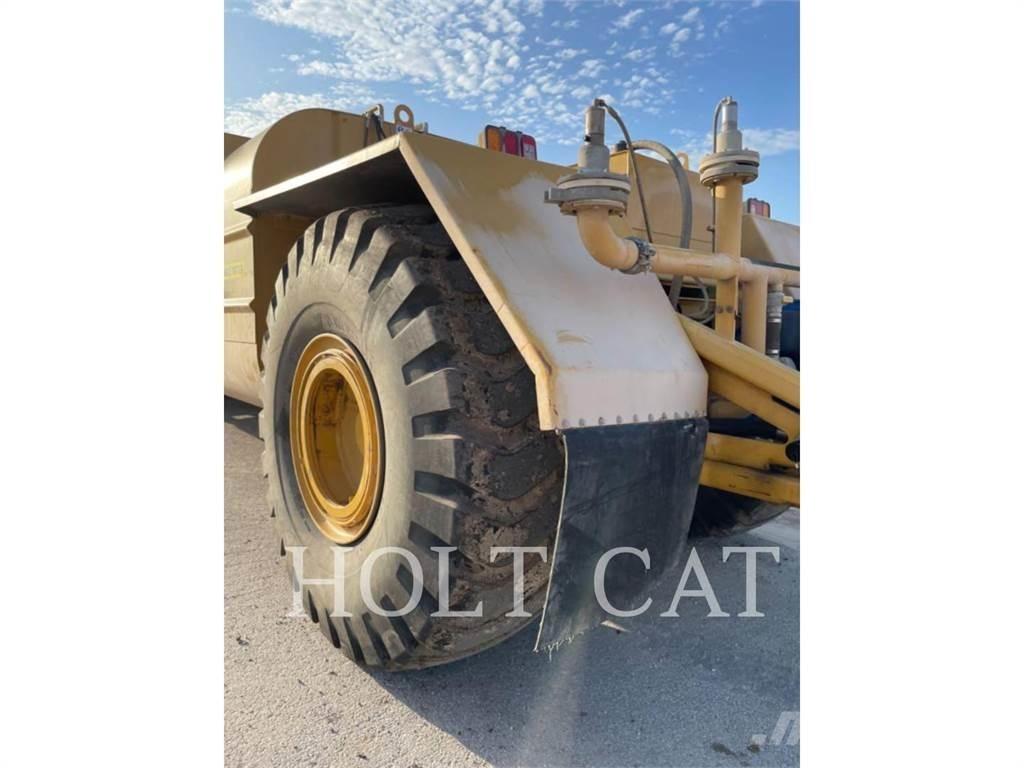 CAT W00 621G Scraper