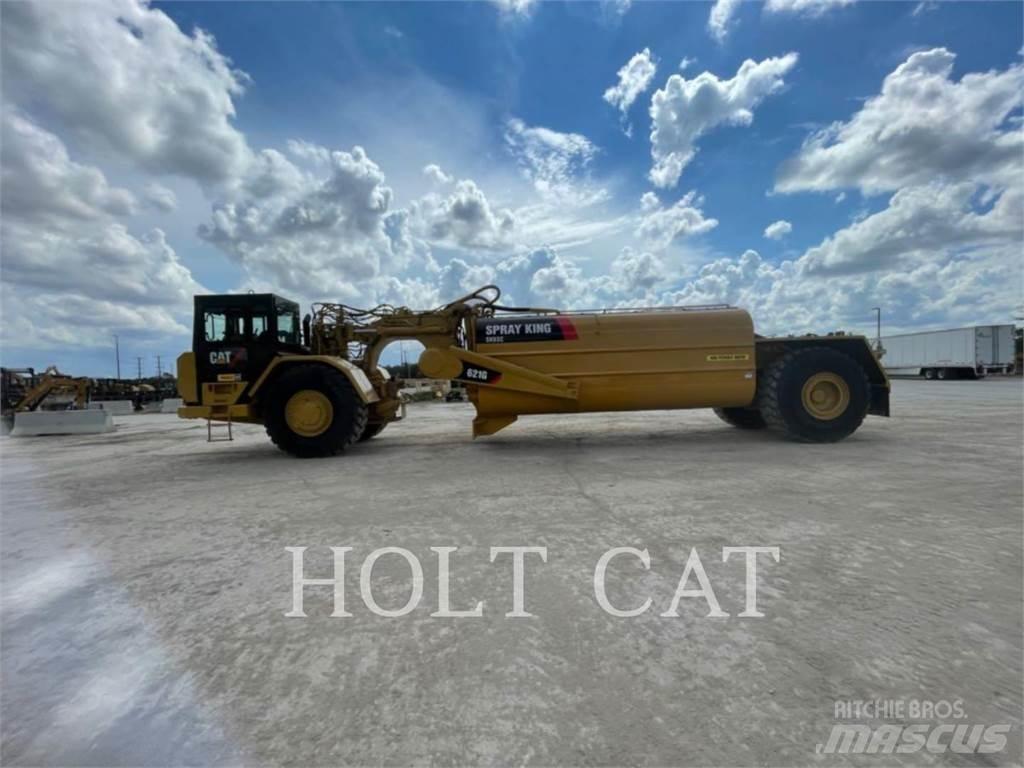 CAT W00 621G Scraper
