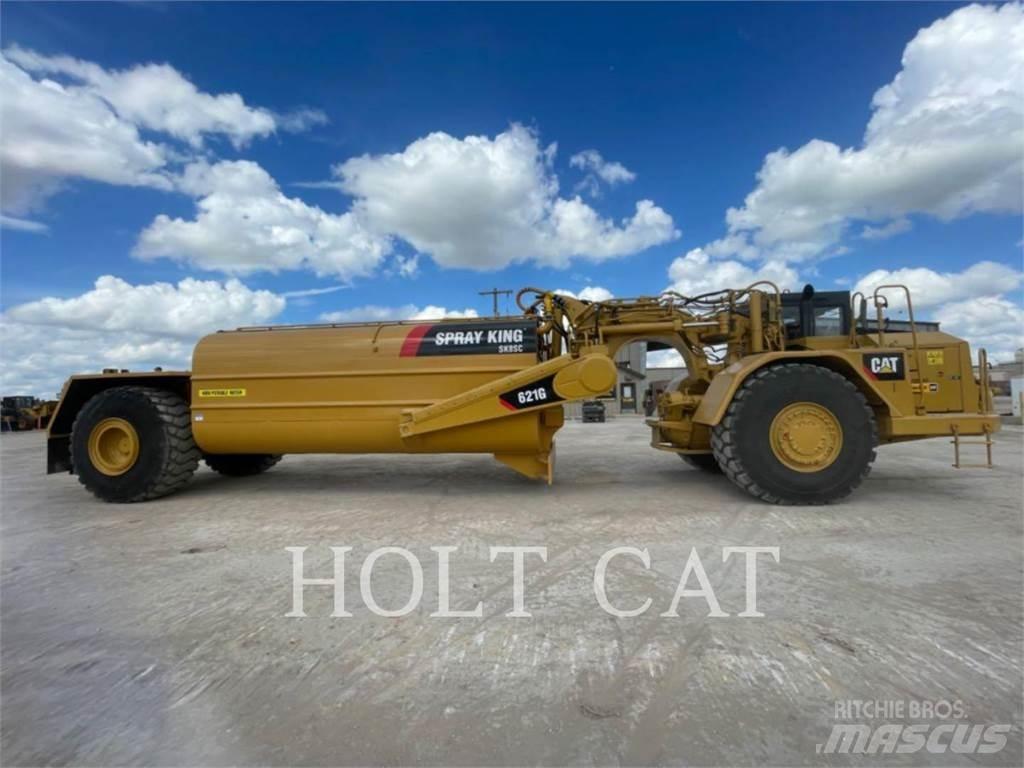 CAT W00 621G Scraper