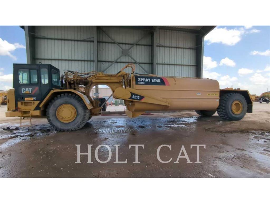 CAT W00 621G Scraper