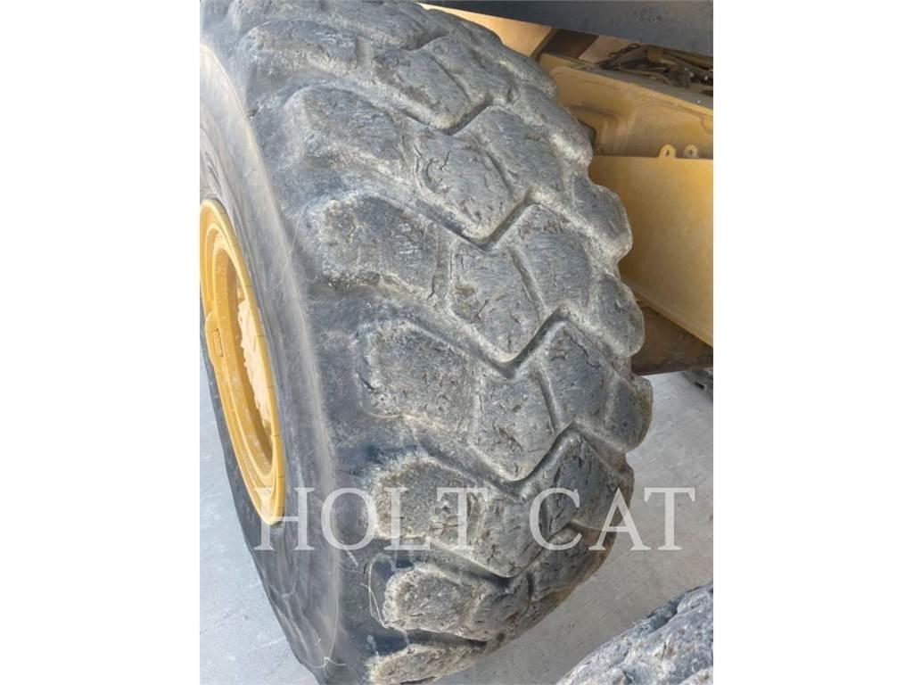 CAT W00 730 Motrici cisterna