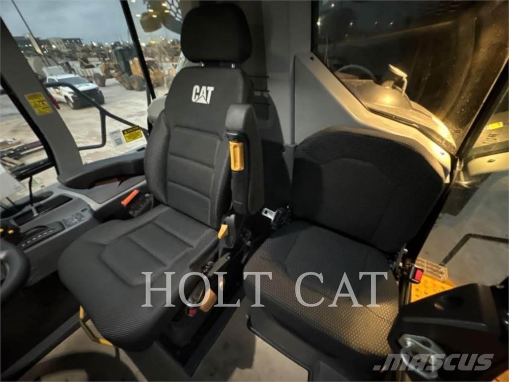 CAT W00 740GC Motrici cisterna