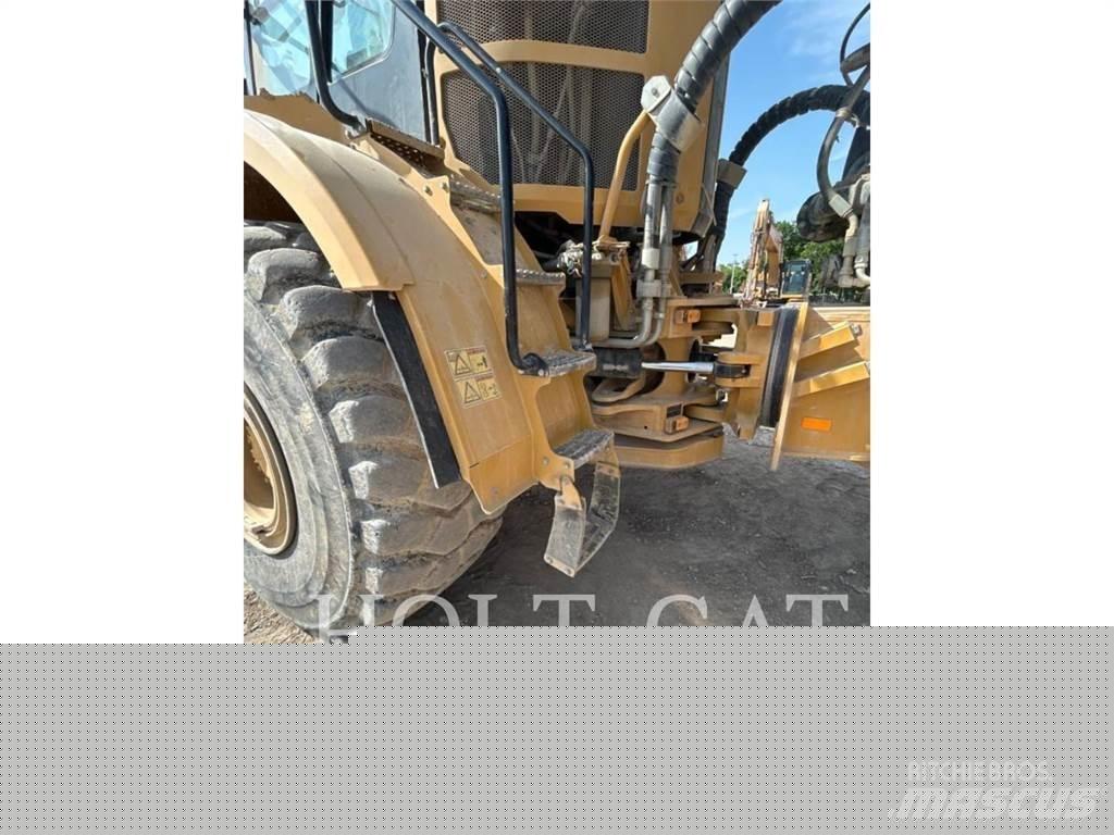 CAT W00 740GC Motrici cisterna
