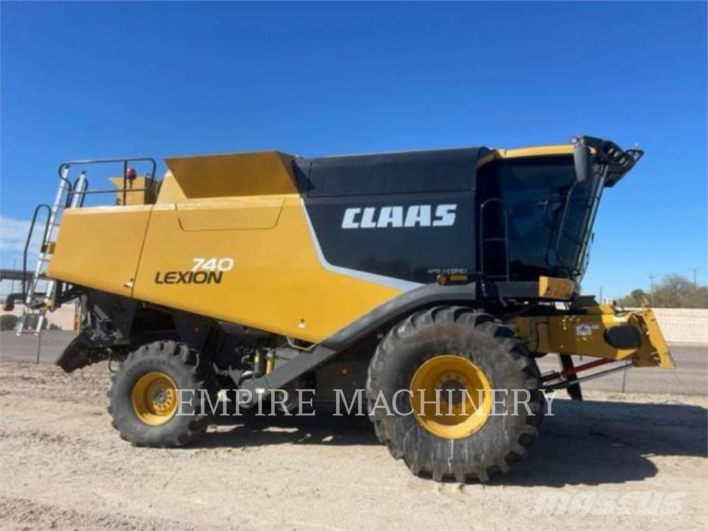 Claas LEXION 740 Autres matériels de fenaison