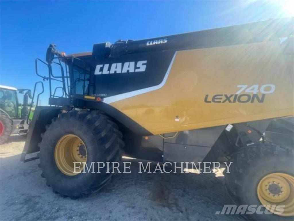 Claas LEXION 740 Autres matériels de fenaison