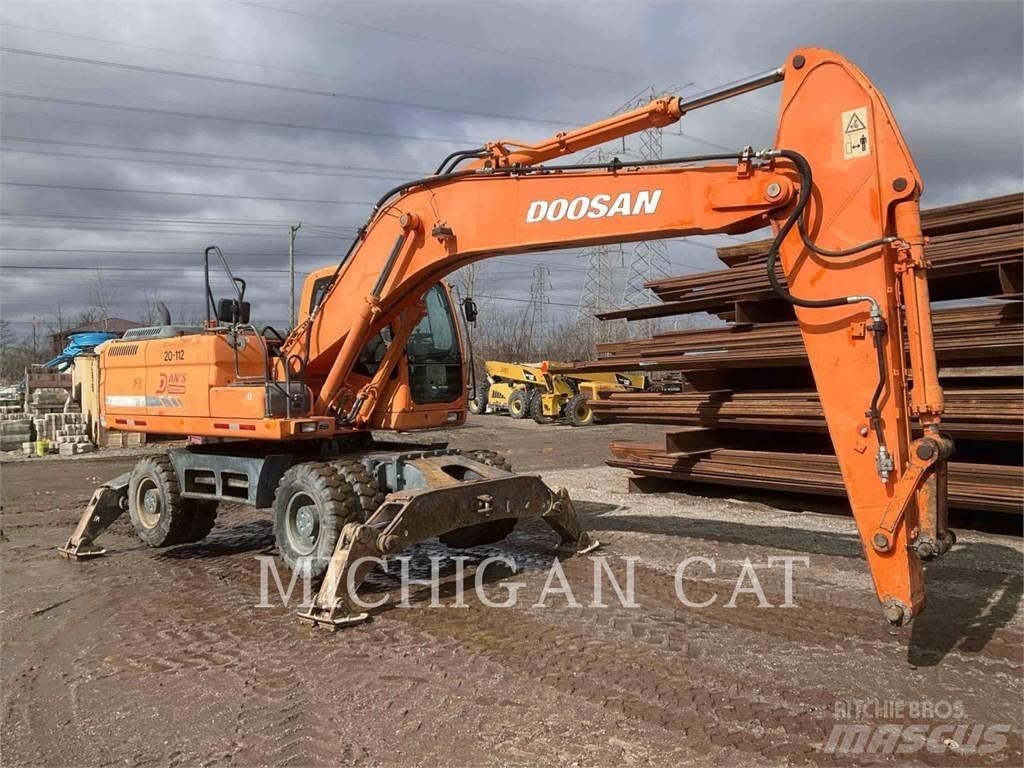 Doosan DX210W Pelle sur pneus