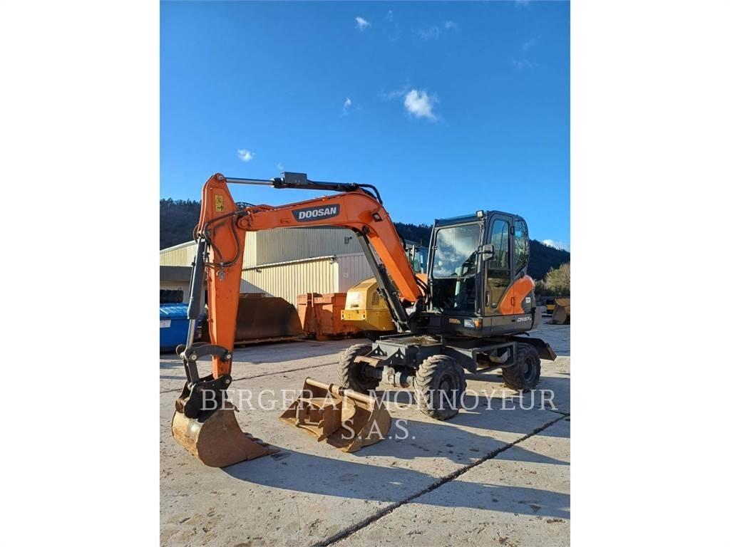 Doosan DX57W-7 Pelle sur pneus