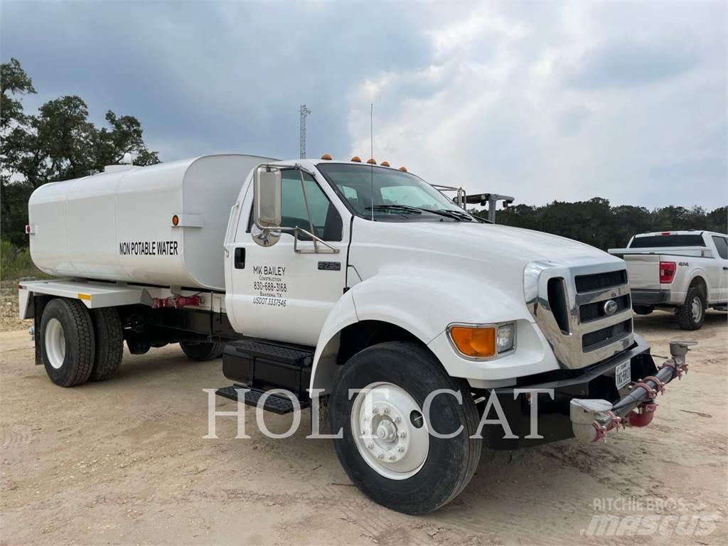 Ford F750 Motrici cisterna