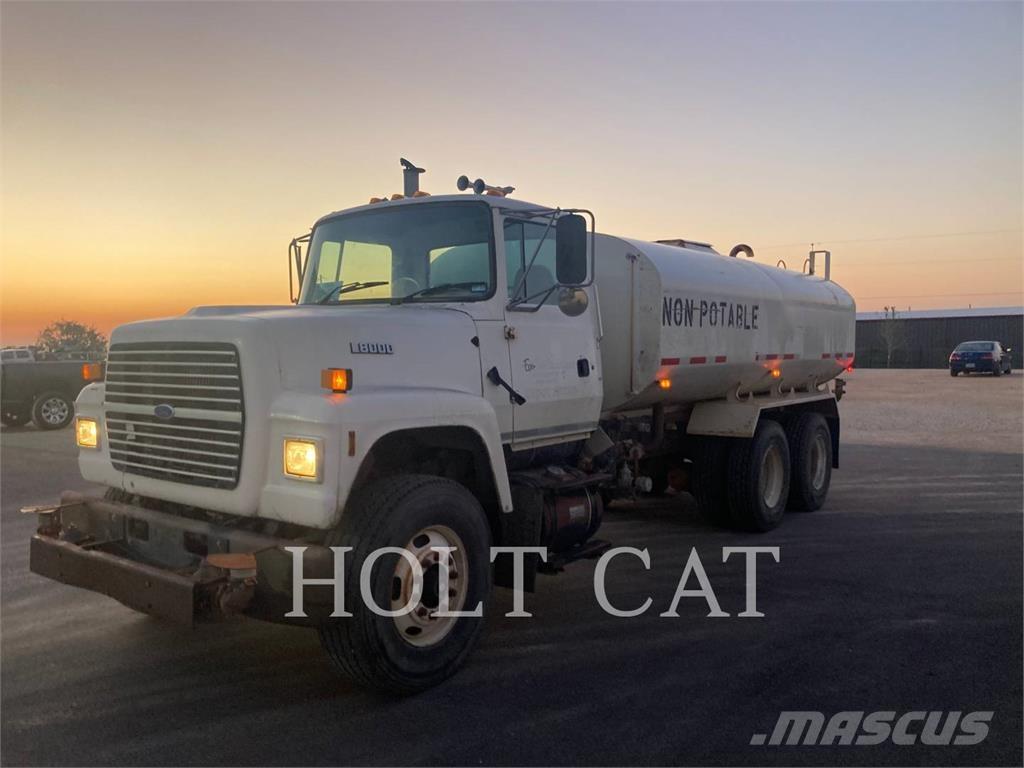 Ford L8000 Motrici cisterna
