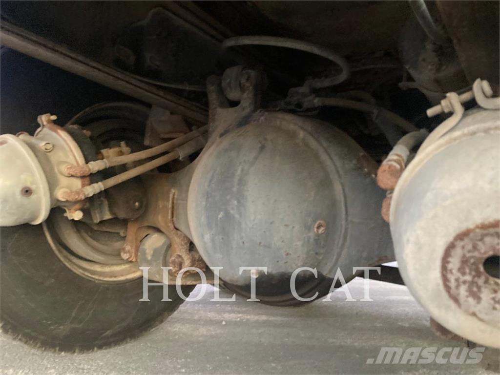 Ford L8000 Motrici cisterna