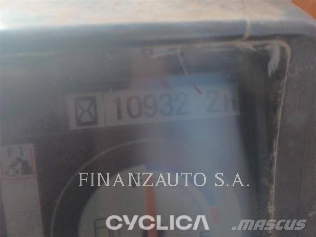 Hitachi ZX210 Pelle sur chenilles
