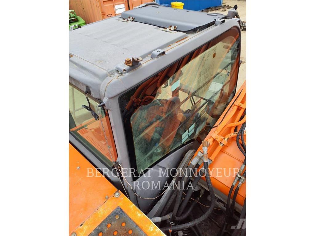 Hitachi ZX2400N-3 Pelle sur chenilles