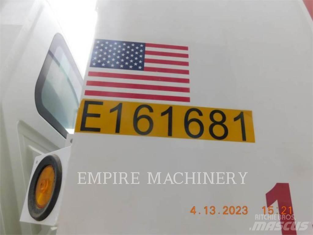 International 2K TRUCK Motrici cisterna