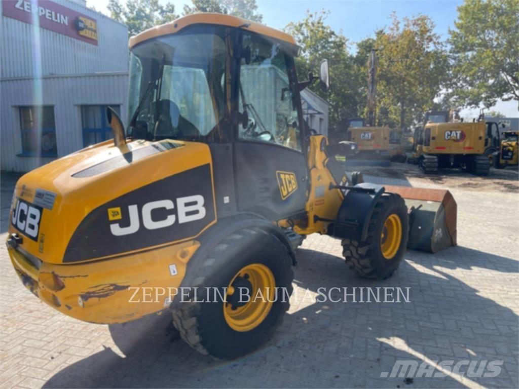 JCB 406 Chargeuse sur pneus