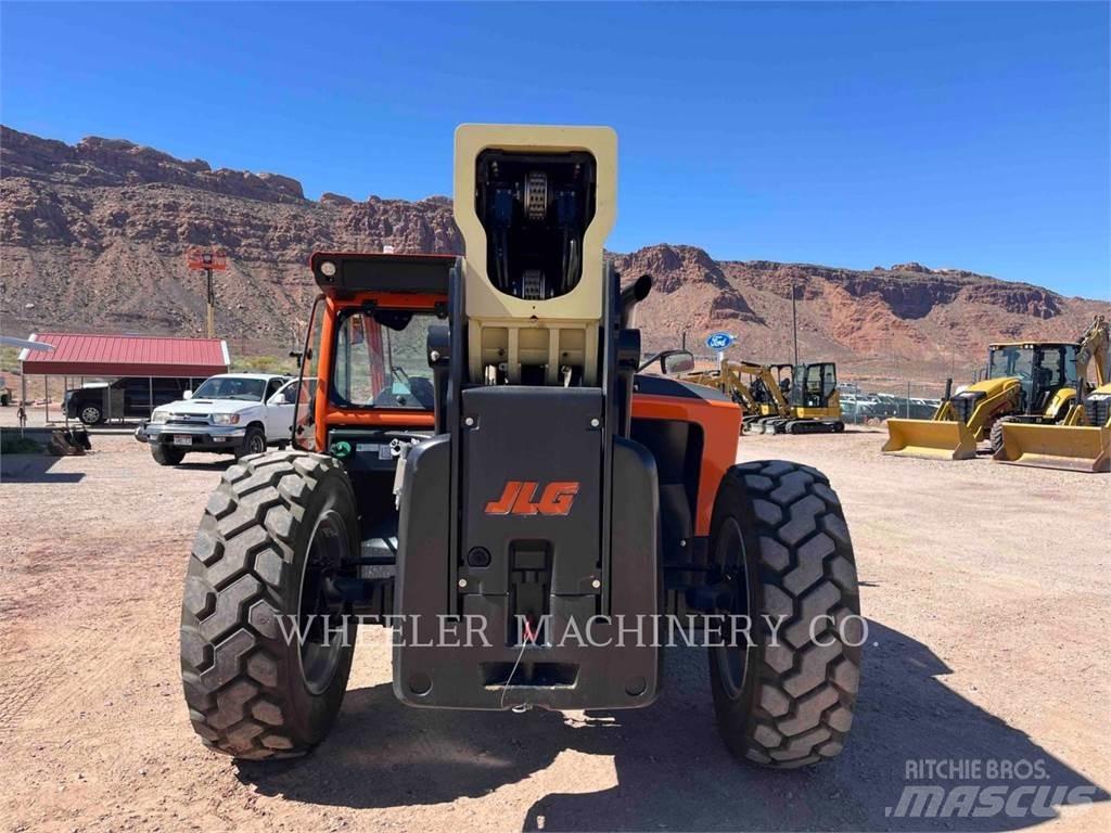 JLG 1055 Chariot télescopique