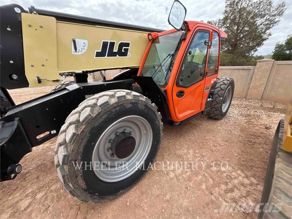 JLG 1055 Chariot télescopique