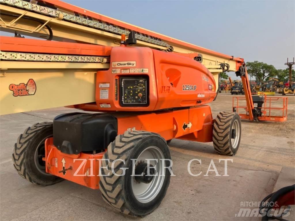 JLG 1250AJP Nacelles articulées