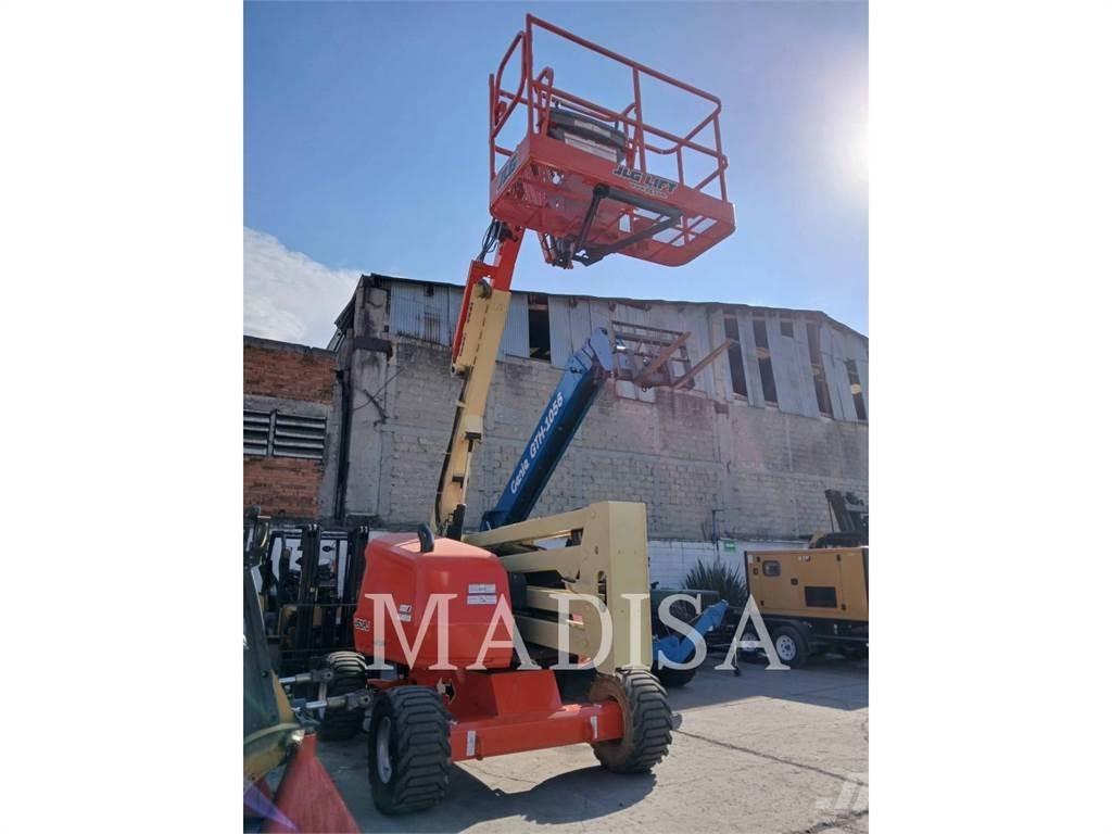 JLG 450AJ 4WD Nacelles articulées